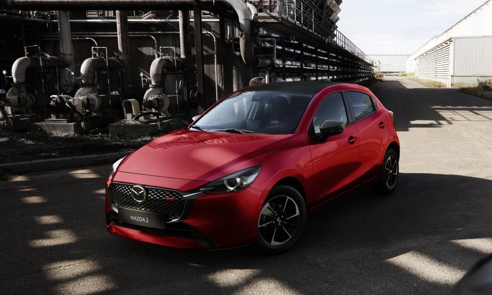 Mazda2 za 2023. - posebno izdanje Homura Aka, Soul Red Crystal crvena