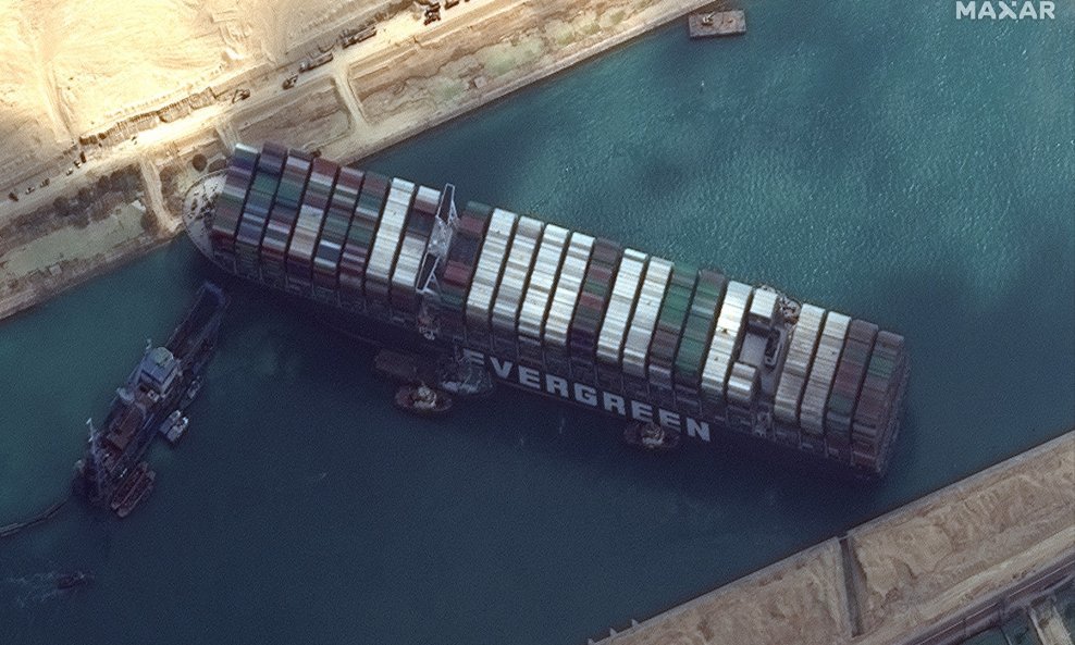 Kontejnerski brod Ever Given blokirao je Sueski kanal na šest dana 2021. godine