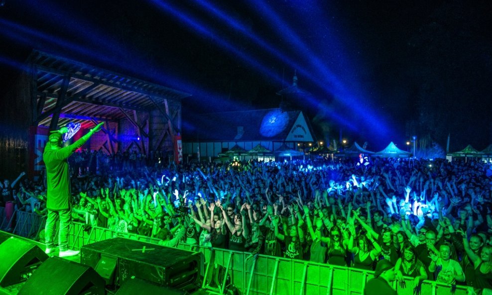 Revolution festival 