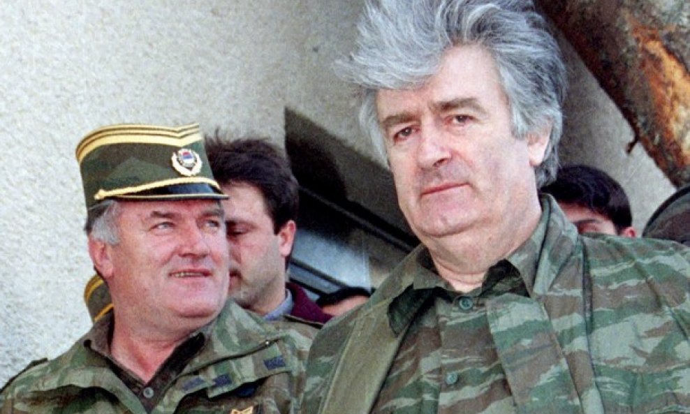 Ratko Mladić i Radovan Karadžić na Vlašiću u travnju 1995.