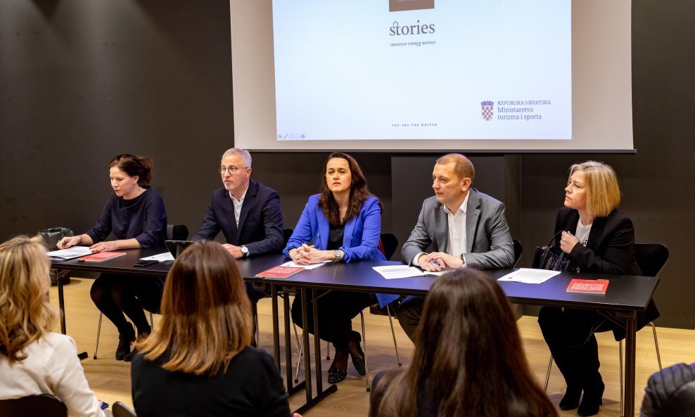 Antonia Urlić, Nenad Nizić, Slavko Štefičar, prof. dr. sc. Smiljana Pivčević i Andrea Bilandžić