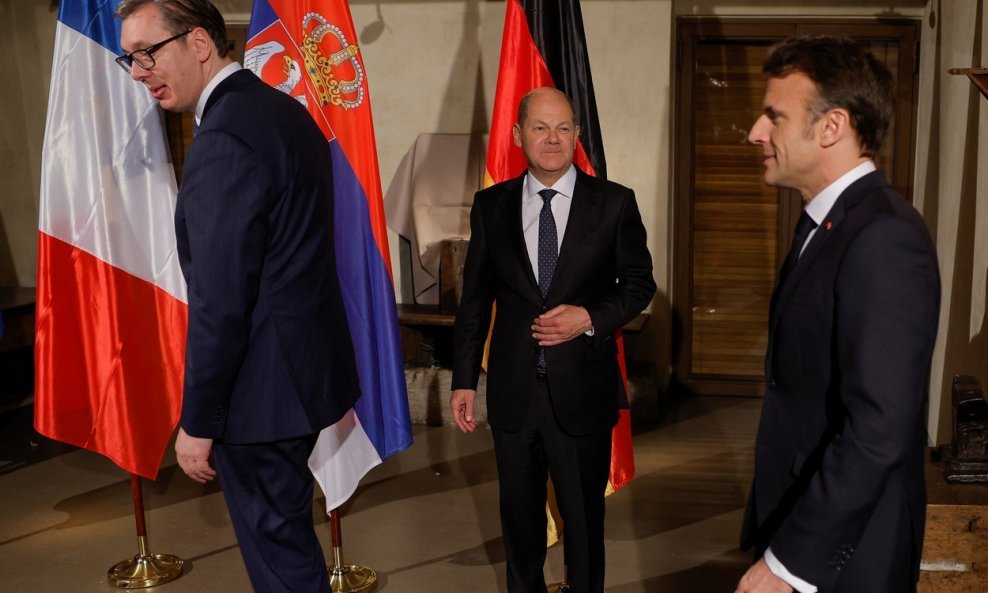 Emmanuel Macron i Olaf Scholz satjerali su Vučića u kut