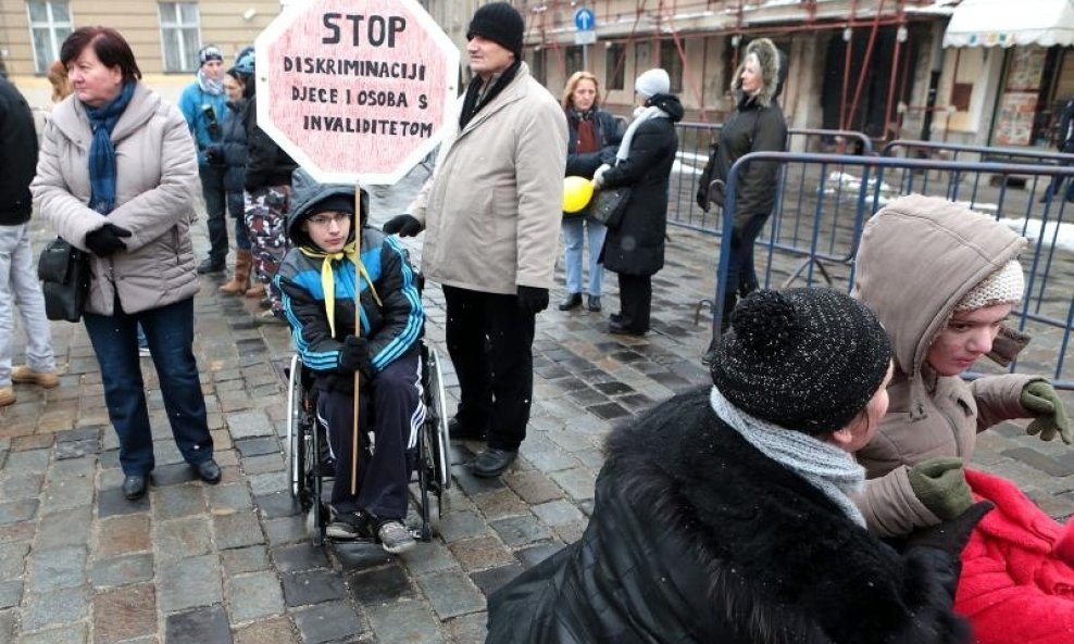 DJECA S INVALIDITETOM STOP DISKRIMINACIJI