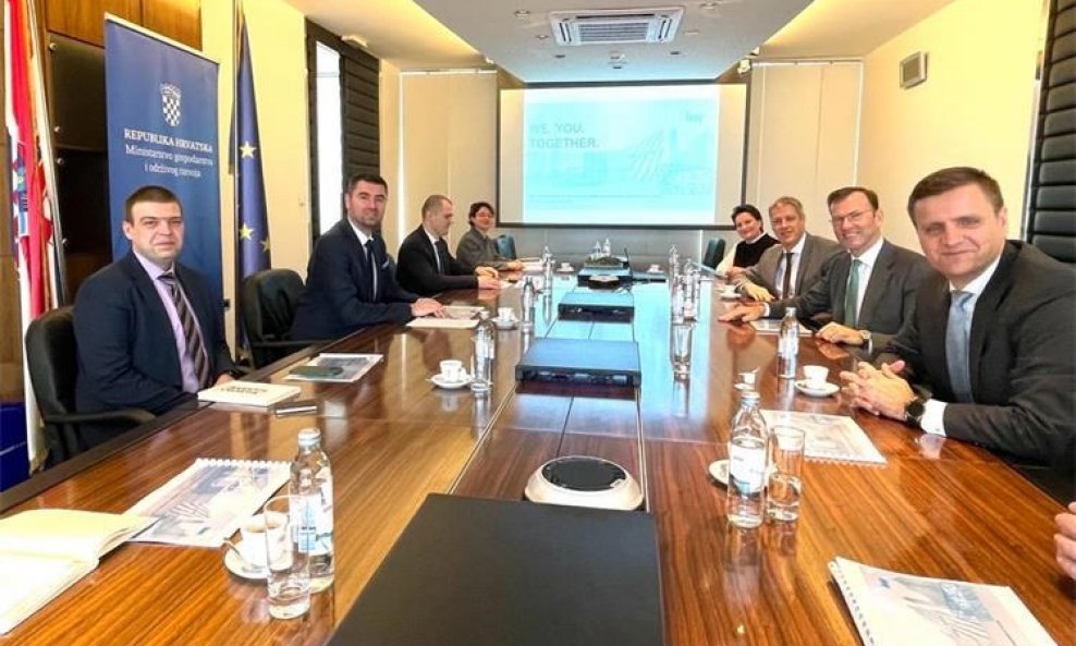Predstavnici Knauf Grupe s ministrom Filipovićem