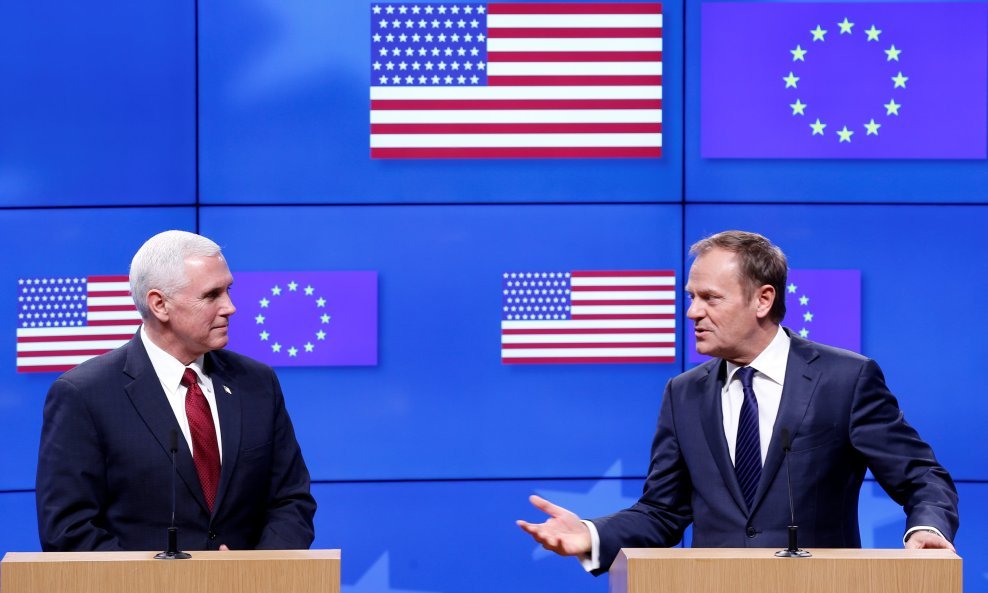 Mike Pence i Donald Tusk