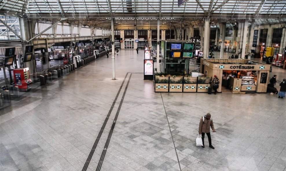 Masovni štrajk u Francuskoj zaustavio željeznički promet