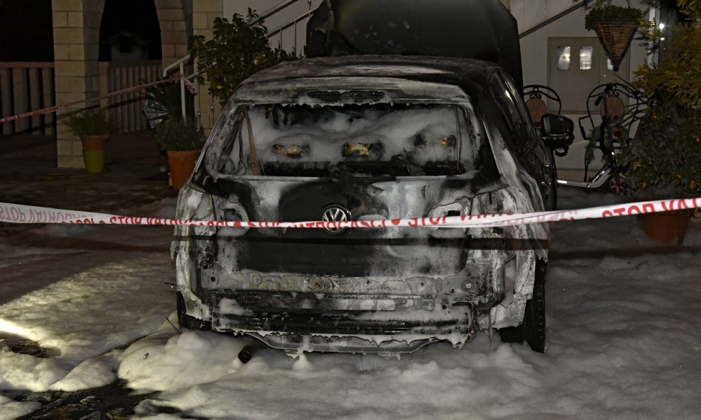 Izgorjeli automobil u Slatinama