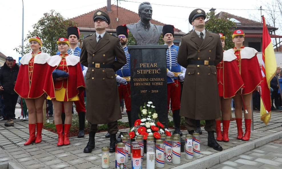 Bista generalu Stipetiću u Ogulinu