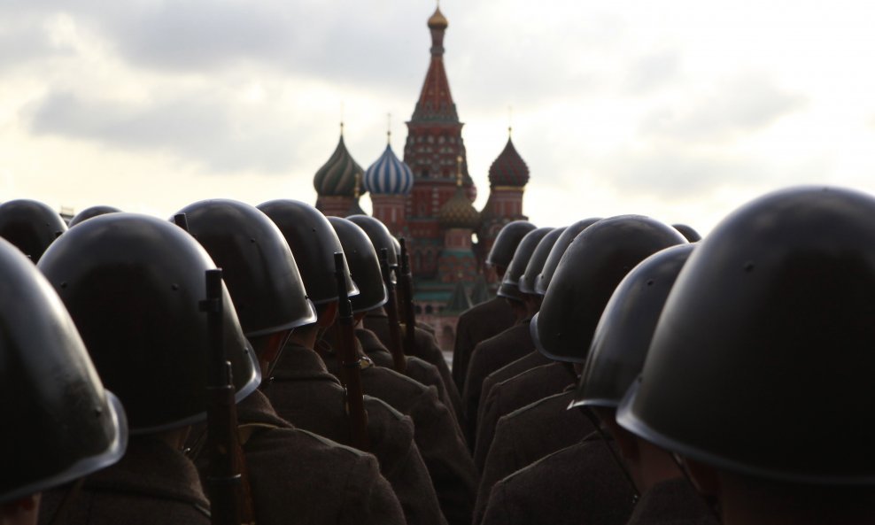 rusija vojna parada ruska vojska