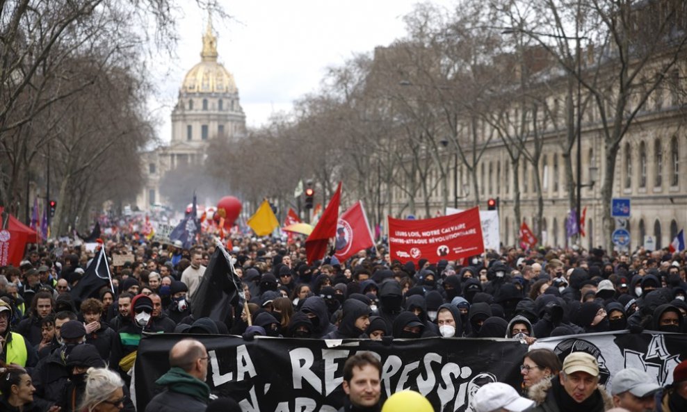 Prosvjedi zbog mirovinske reforme u Parizu, Francuska