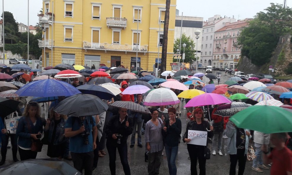 Prosvjed podrške Cjelovitoj kurikularnoj reformi ST (1)