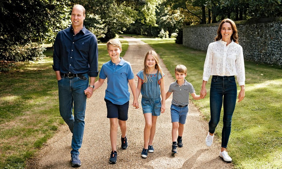 Princ William i Kate Middleton s djecom - prinčevima Georgeom i Louisom i princezom Charlotte