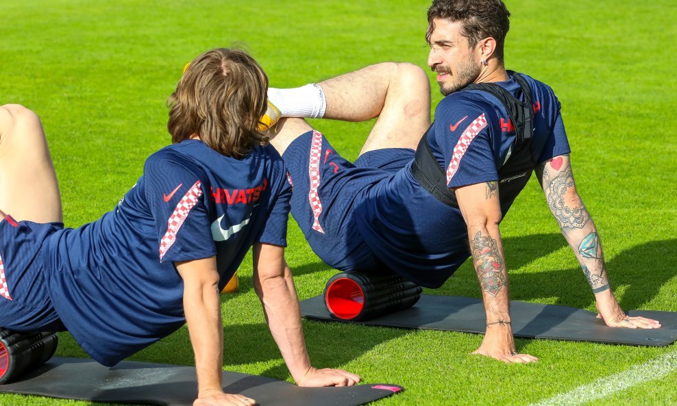 Luka Modrić i Šime Vrsaljko snimljeni 2021.