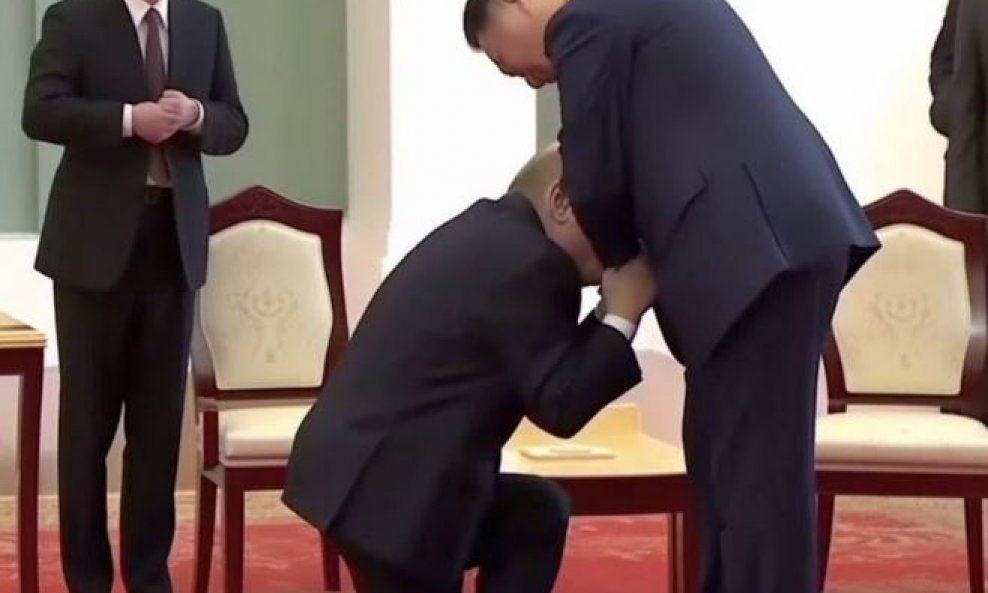 Lažna fotka Putina i Xija
