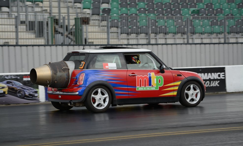 Jet MINI COOPER test Santa Pod