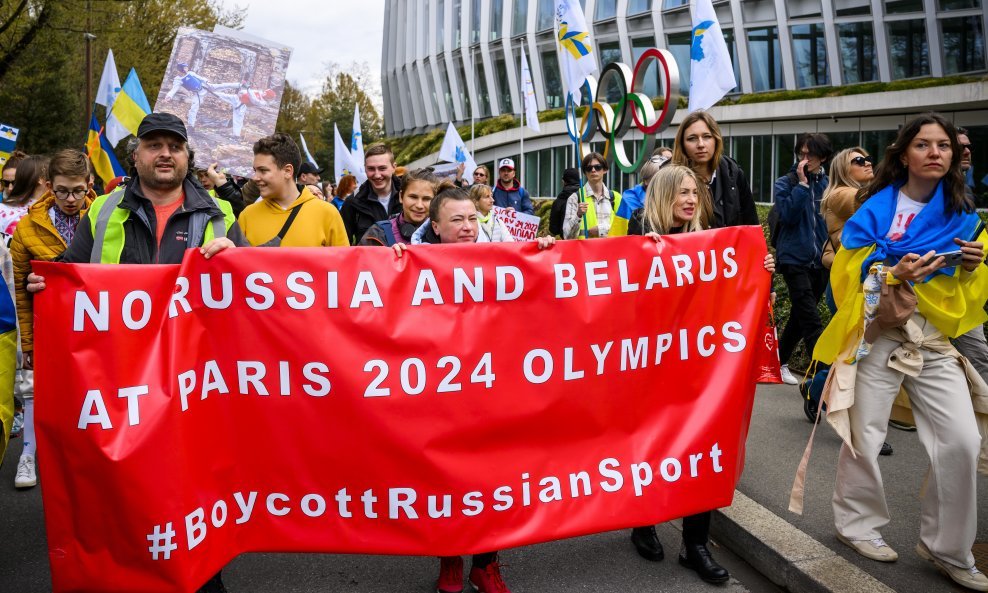 Protest protiv ruskih i bjeloruskih sportaša na OI u Parizu