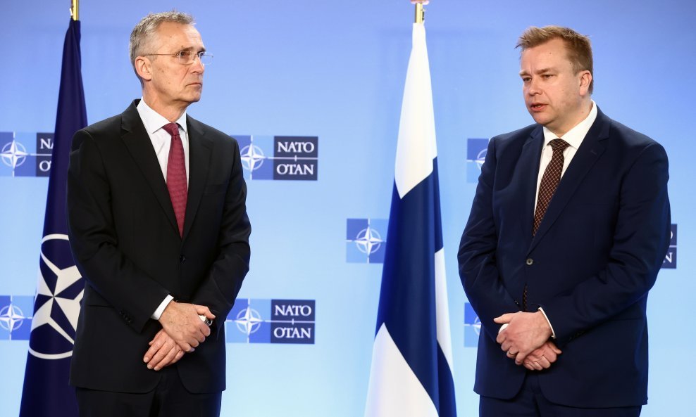 Jens Stoltenberg, glavni tajnik NATO-a i finski ministar obrane Antti Kaikkonen