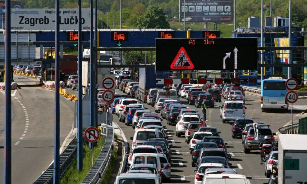 Gužve na naplatnoj postaji Lučko (9)