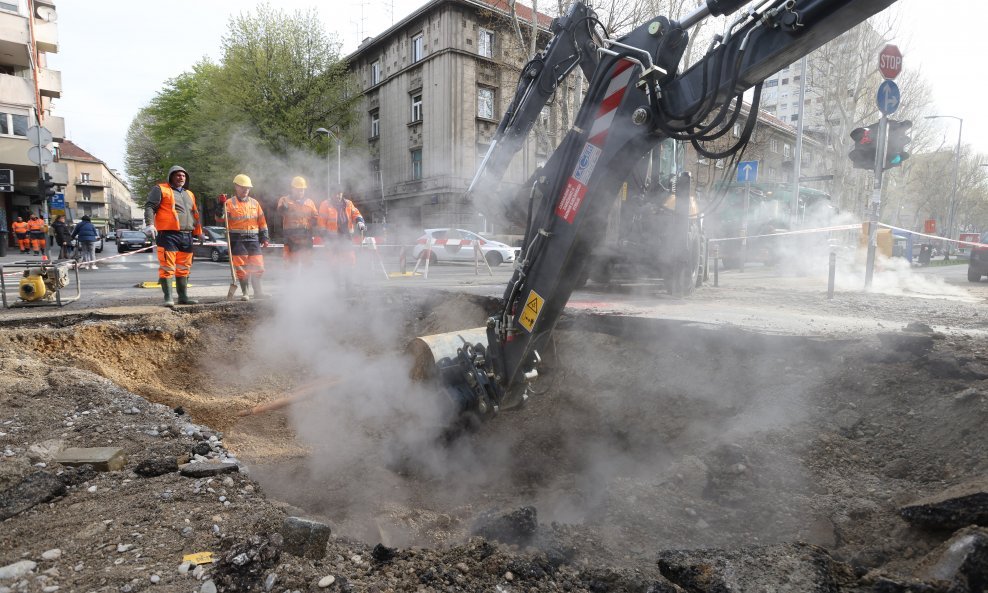 Sanacija puknuća cjevovoda u Zagrebu