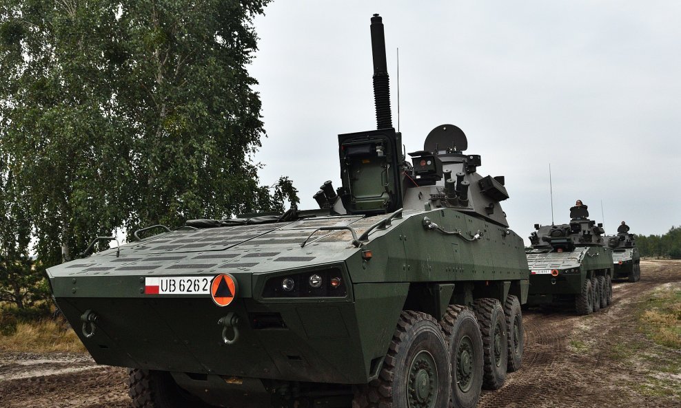 M120 Rak montiran na poljsko oklopno vozilo Rosomak