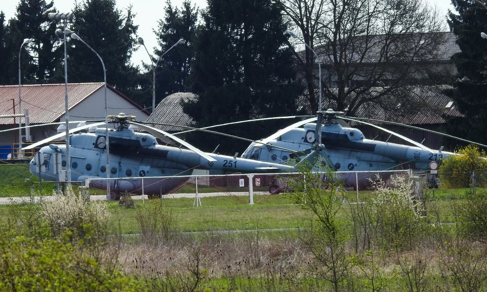 Helikopteri Mi-8 u Zrakoplovno-tehničkom centru