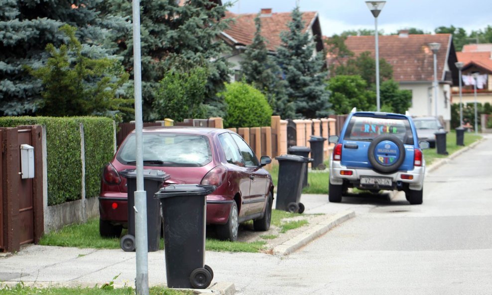 Kante za otpad u Varaždinu čekaju odvoz