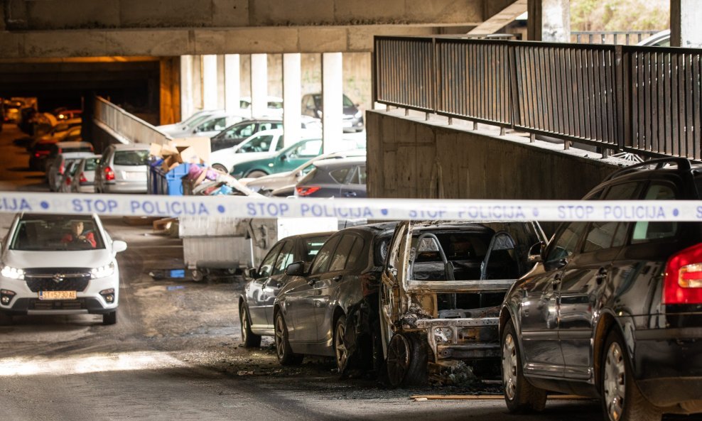 U Splitu izgorjela četiri automobila