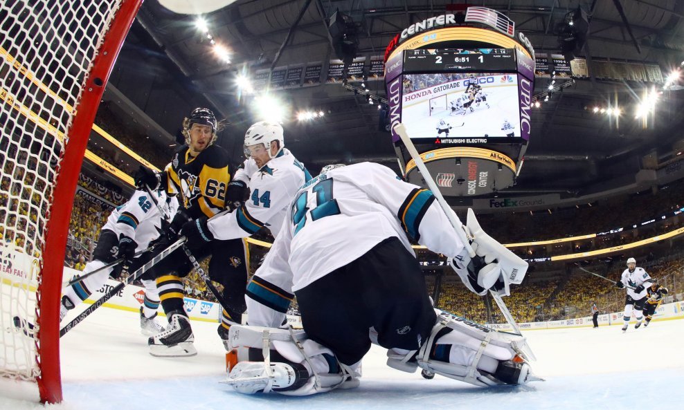 Martin Jones i Marc-Edouard Vlasic