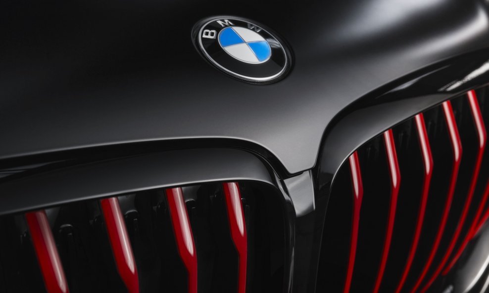 BMW X5 Black Vermilion edition (2021.)