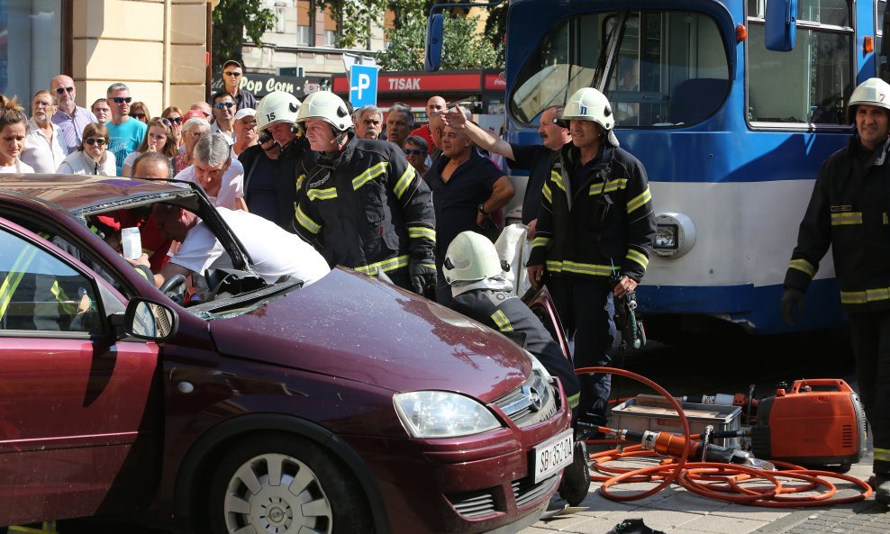 tramvaj nesreća osijek