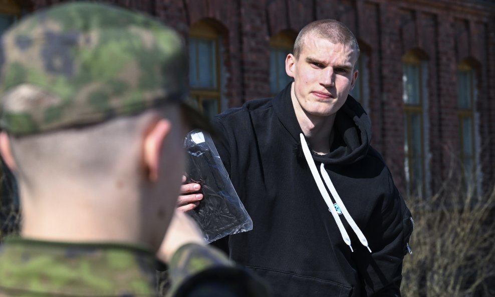 Lauri Markkanen na odsluženju vojnog roka