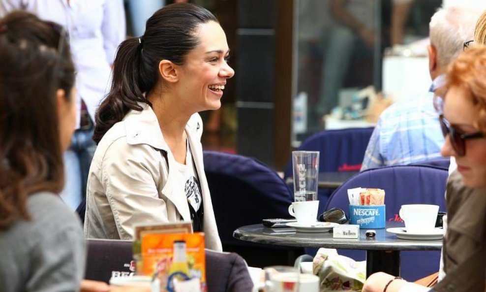 Glumica Kristina Krepela uživala je na kavici s društvom