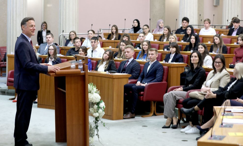 10. simulirana sjednica Hrvatskoga sabora za učenike srednjih škola