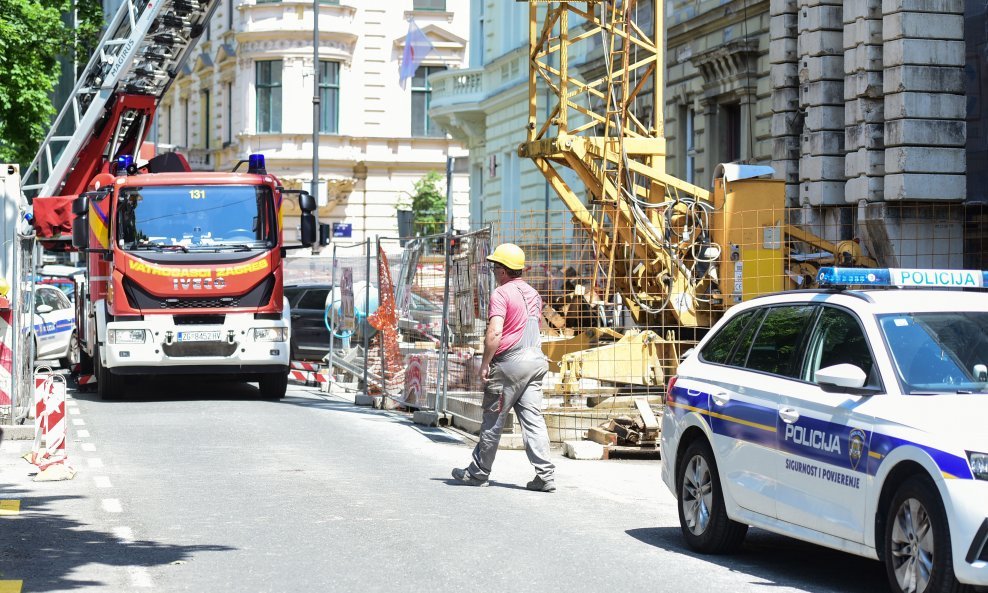 Prilikom radova na zgradi na Zrinjevcu radnik je ozlijeđen u eksploziji