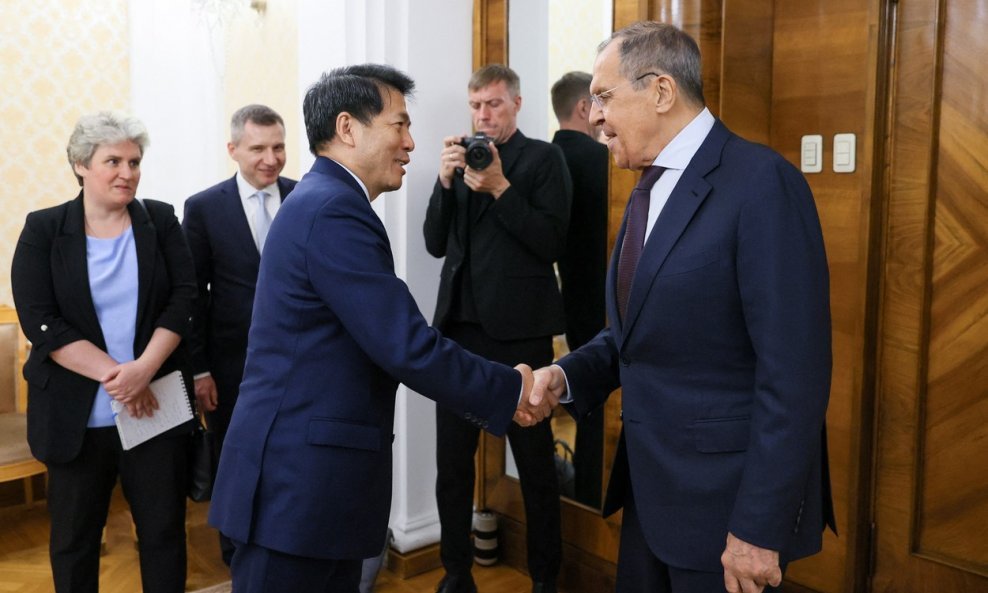 Li Hui i Sergej Lavrov