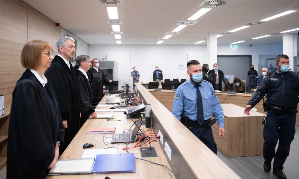 Predsjednik sudskog vijeća Hans Schlueter-Staats u sudnici