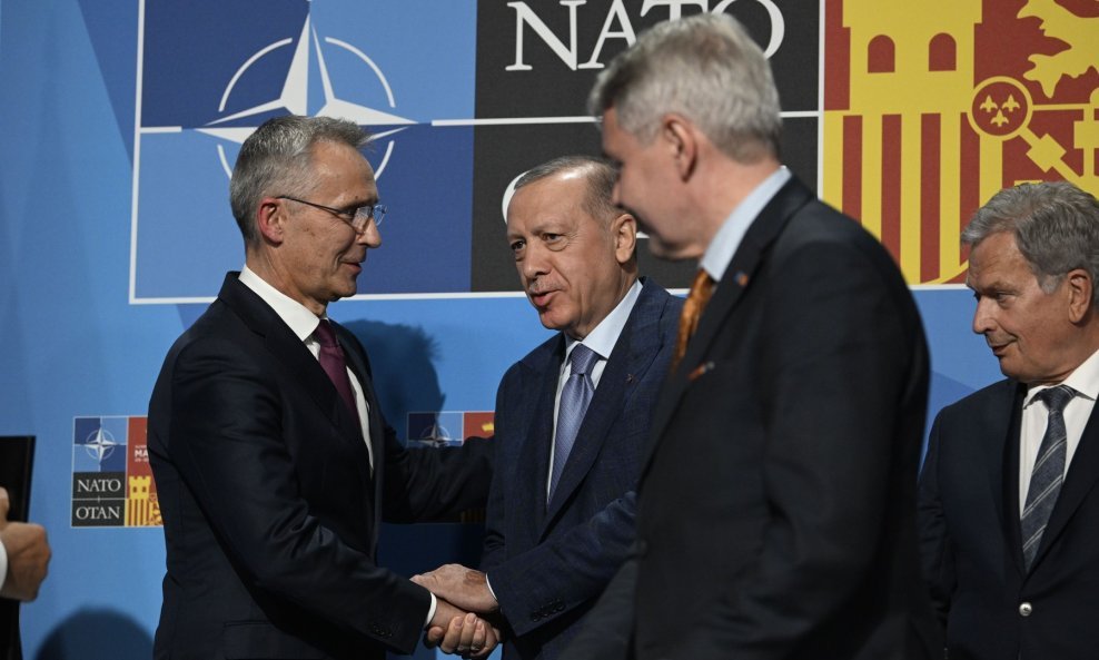 Jens Stoltenberg i Recep Tayyip Erdogan