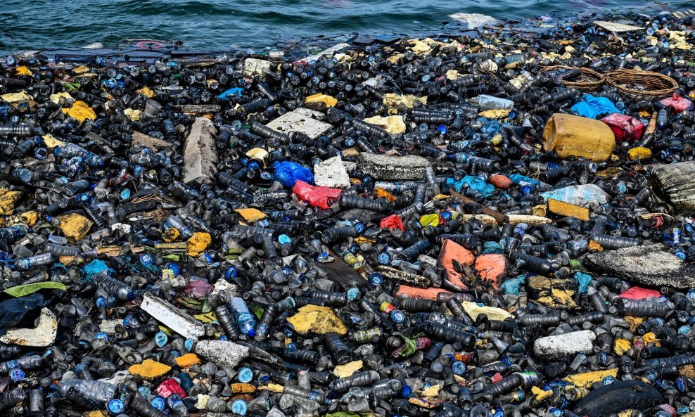 Onečišćenje plastikom (ilustracija)
