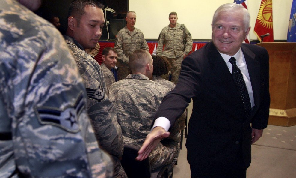 Gates u Afganistanu s vojnicima