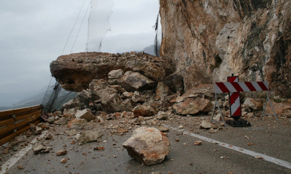 Odron na cesti Vrgorac - Makarska 4