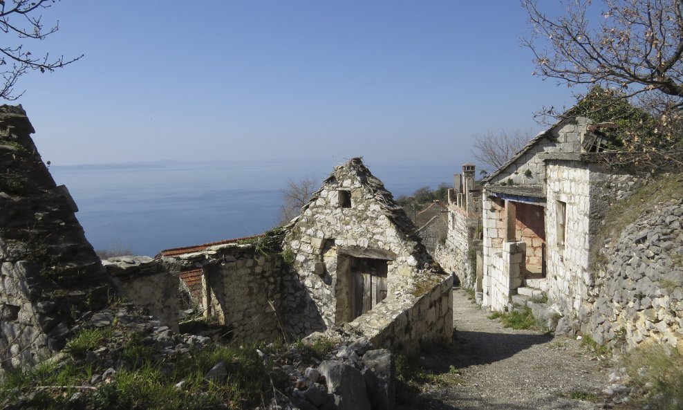 Napušteno selo u Dalmaciji