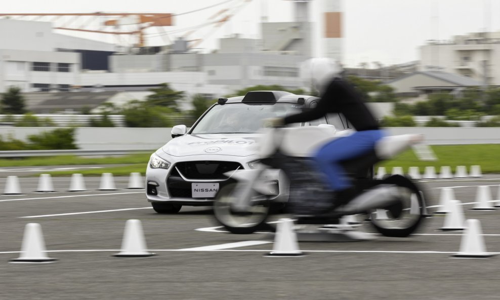 Nissan dodaje izbjegavanje sudara na raskrižju (Nissan Collision Avoidance) svojoj tehnologiji pomoći vozaču temeljenoj na LiDAR-u