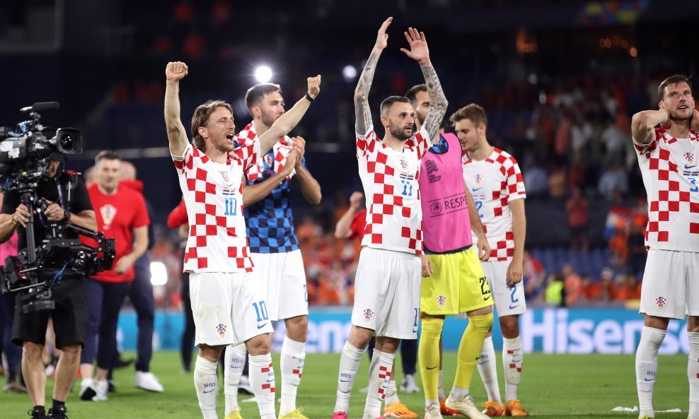 Veliko slavlje hrvatskih nogometaša nakon pobjede nad Nizozemskom