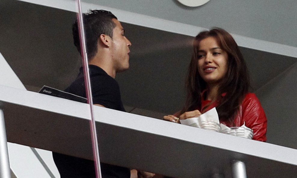 Cristiano Ronaldo i Irina Shayk, 1