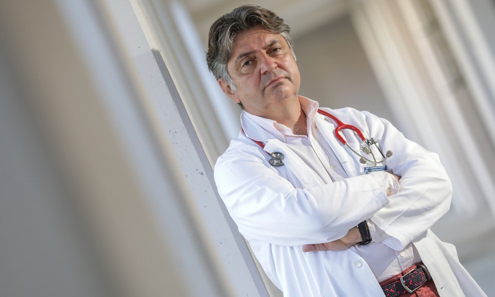 Pročelnik Zavoda za infektivne bolesti djece Klinike za infektivne bolesti "Dr. Fran Mihaljević" Goran Tešović