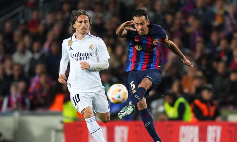 Luka Modrić i Sergio Busquets