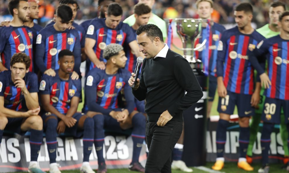 Xavi i igrači Barcelone