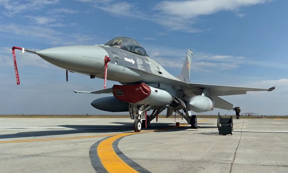 Ilustracija/Rumunjski F16