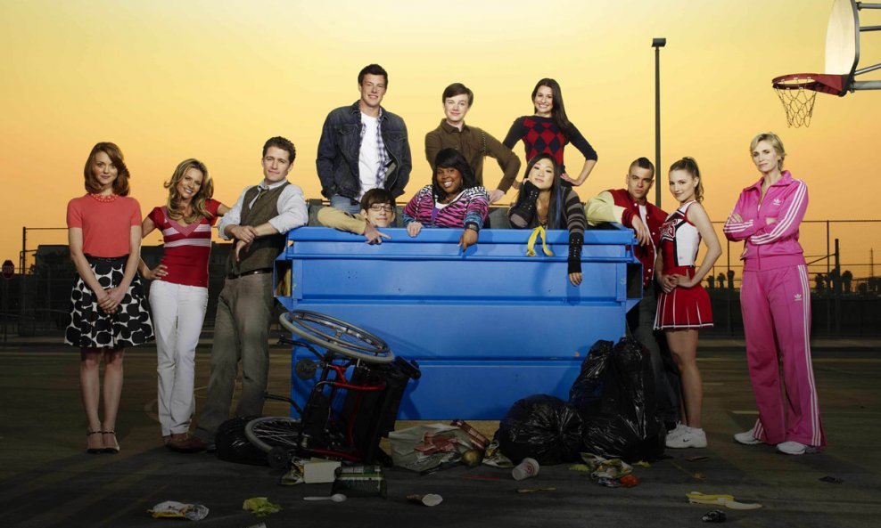 GLEE 