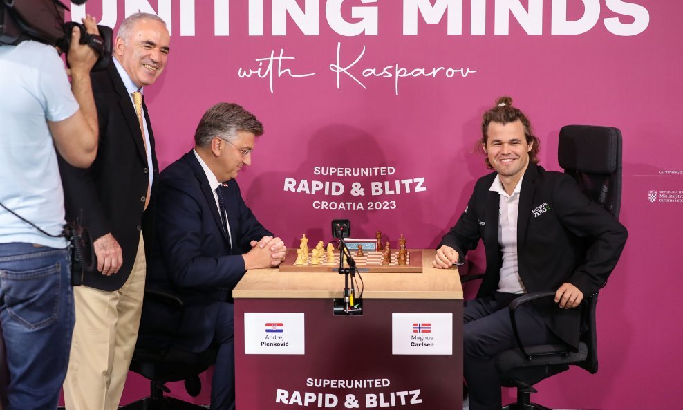 Andrej Plenković zaigrao šah na svečanom otvorenju turnira 'Grand Chess tour Rapid & Blitz"